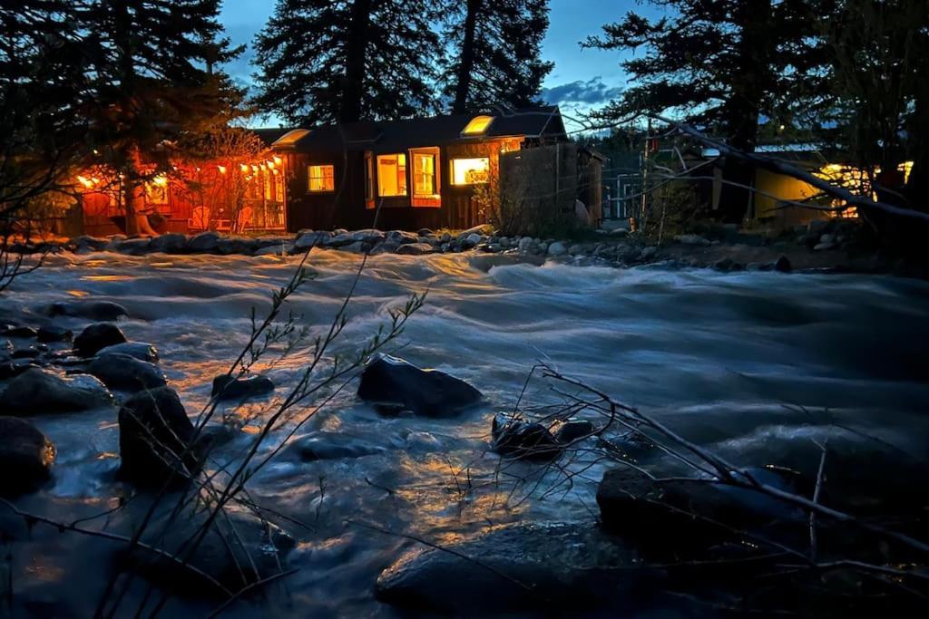 Thorpe On The Water. Creekside Nederland Cabin. Exterior photo