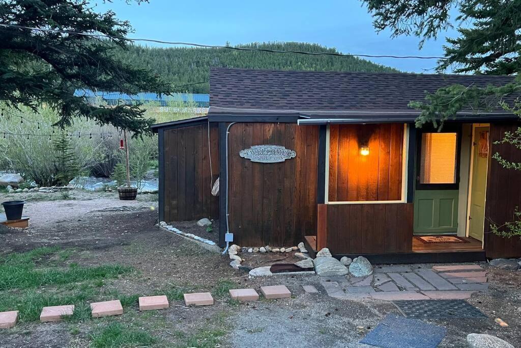 Thorpe On The Water. Creekside Nederland Cabin. Exterior photo