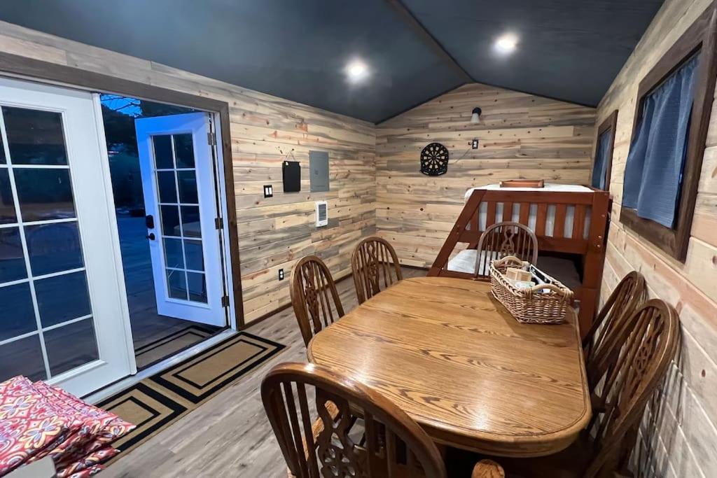 Thorpe On The Water. Creekside Nederland Cabin. Exterior photo