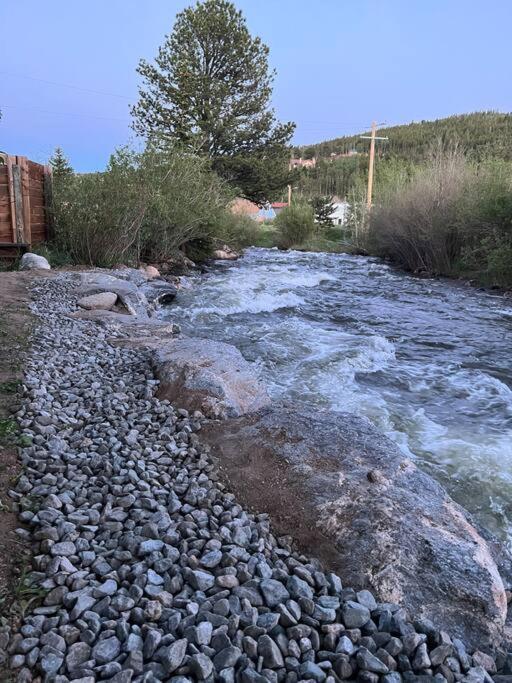 Thorpe On The Water. Creekside Nederland Cabin. Exterior photo