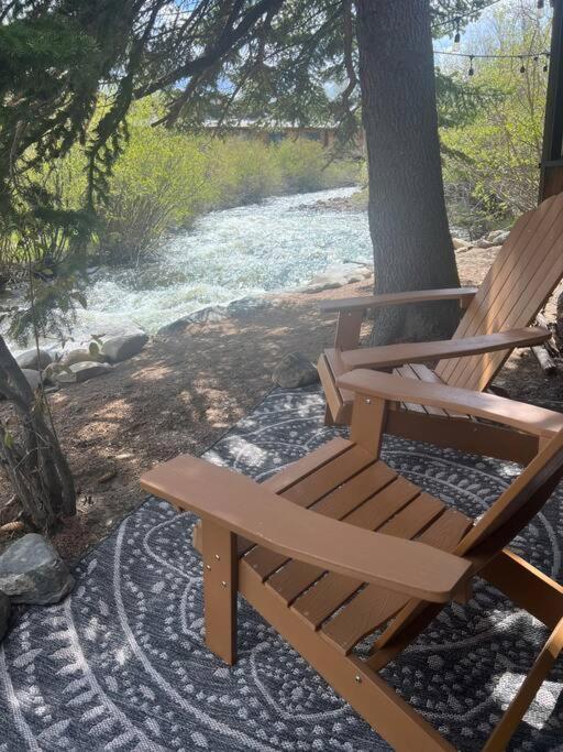 Thorpe On The Water. Creekside Nederland Cabin. Exterior photo